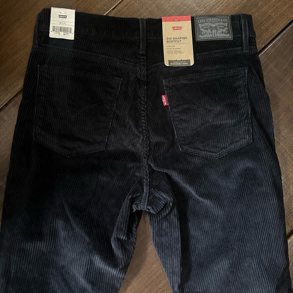 Levi’s 315 Shaping Bootcut Corduroy Pants - Picture 5 of 5